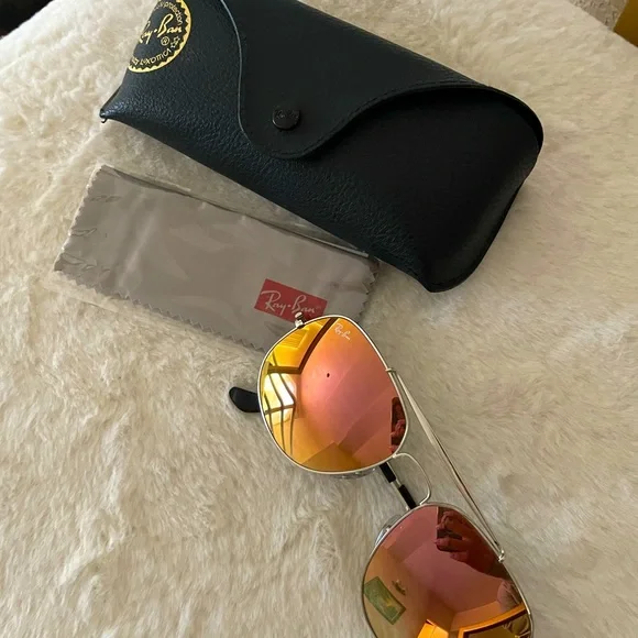 Worn few times, RAYBAN sunglasses beautiful colors. Gradient colors - Picture 2 of 3